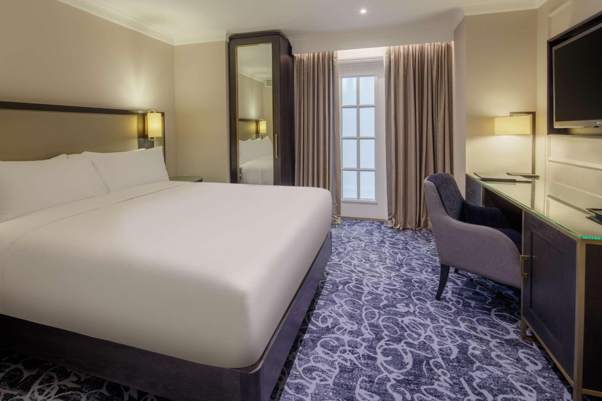 Отель Hilton London Euston Экстерьер фото