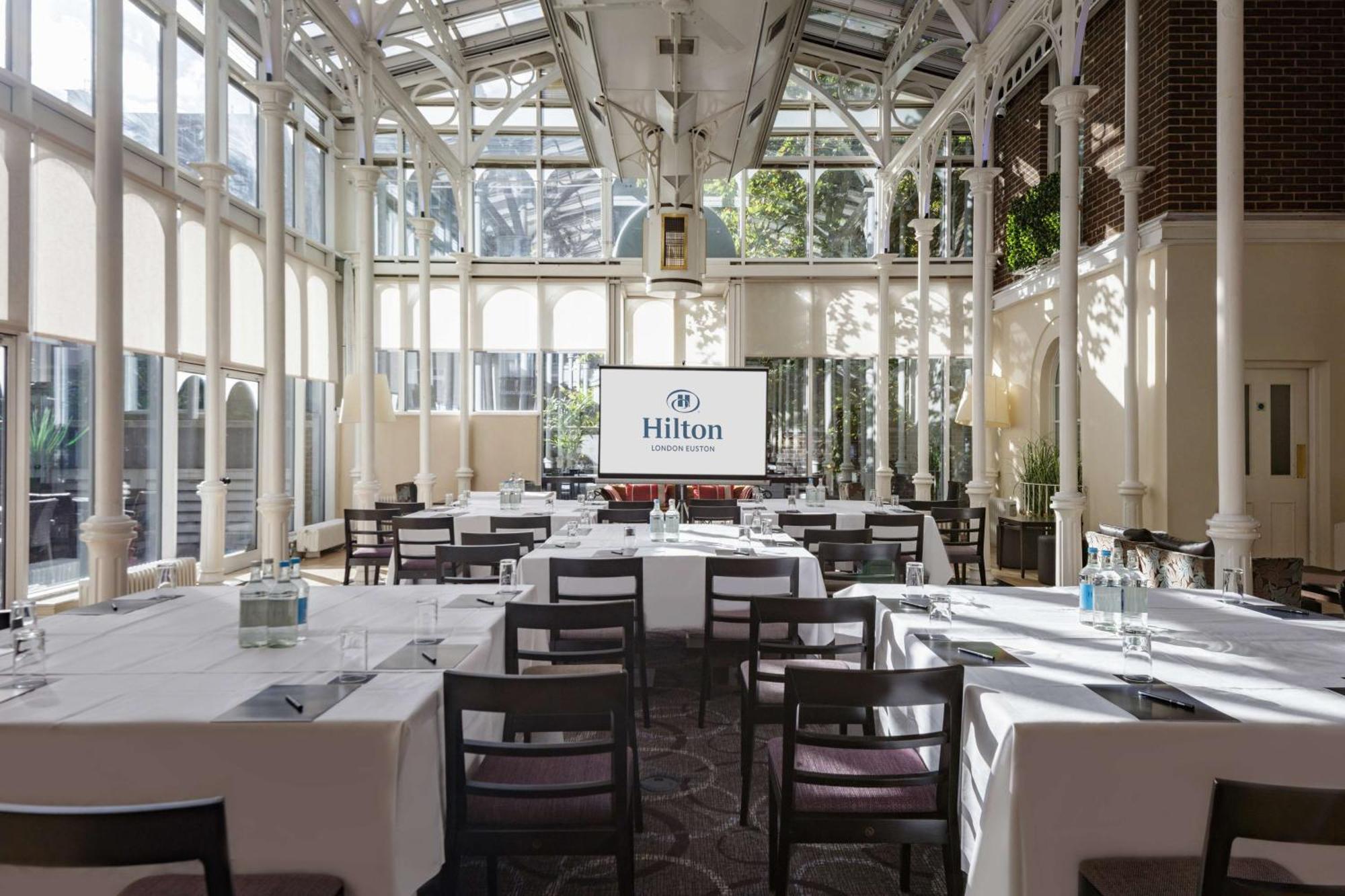 Отель Hilton London Euston Экстерьер фото